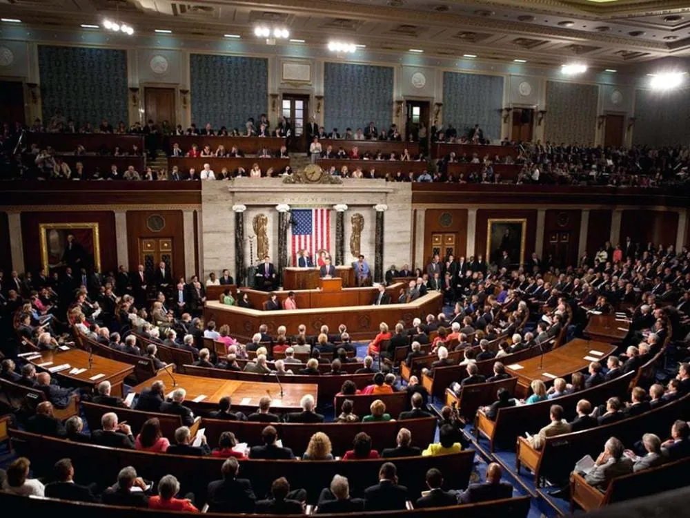 Senado dos EUA aprova projeto para derrubar tarifas de Trump contra o Brasil