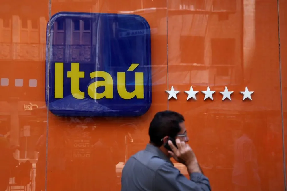 Itaú lucra R$ 11,9 bilhões e mantém liderança entre bancos brasileiros
