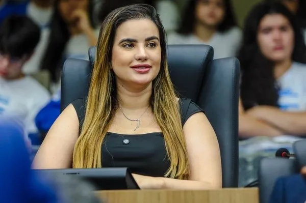 Bárbara do Firmino e o dilema político: herdeira de Firmino Filho à beira do PT