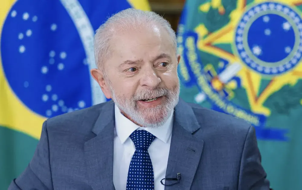 Lula: Não tem nada de anormal. Teve uma eleição, teve uma pessoa que disse que teve 51%, teve uma pessoa que disse que teve 40% e pouco. Um concorda, o outro não"