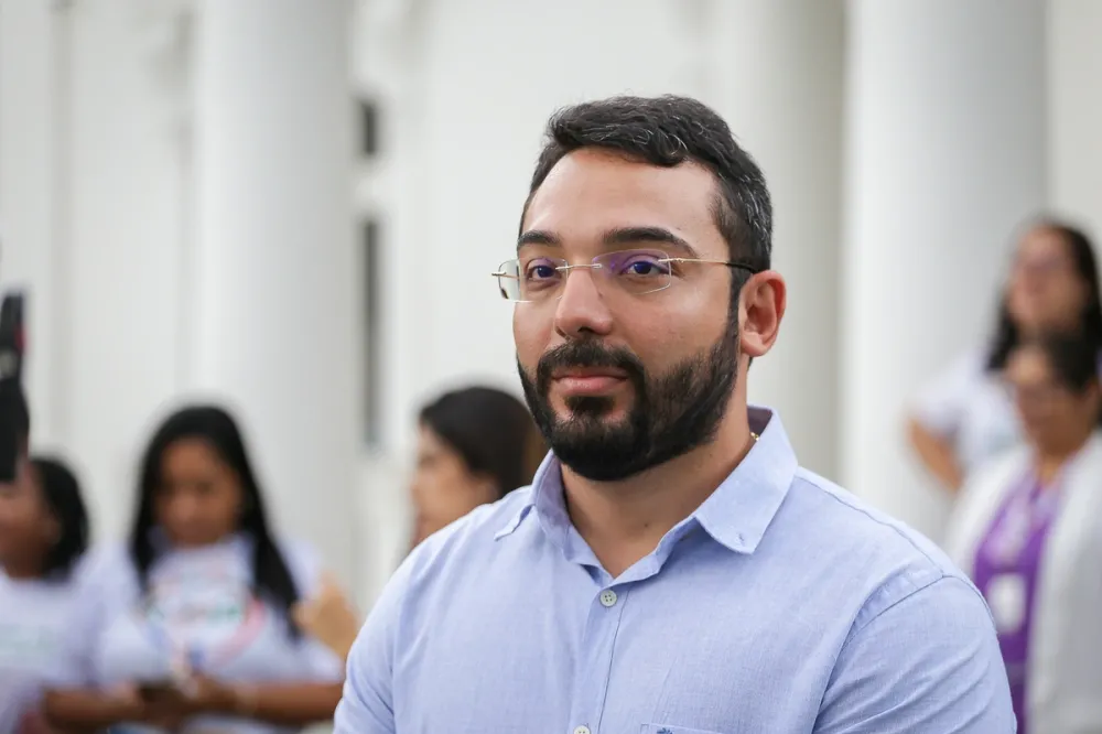 Prefeito de Parnaíba enfrenta pressão dupla: pedido de impeachment e risco de afastamento pelo TCE