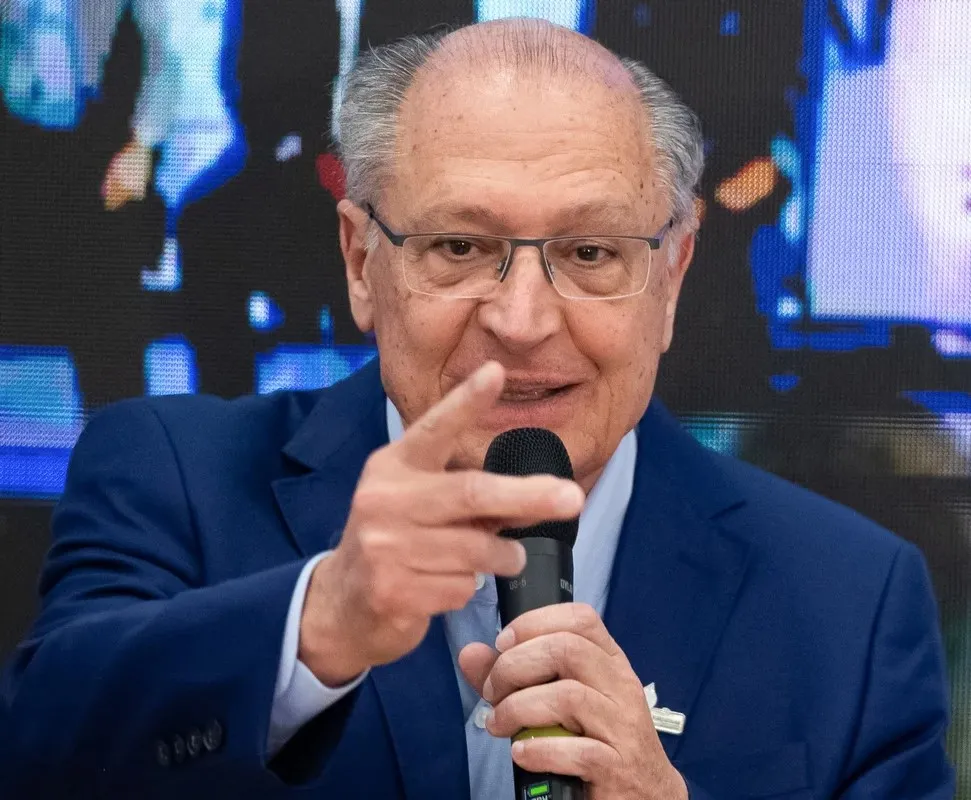 A República do Lobby: quando a comitiva vai à China e o escândalo volta ao Brasil