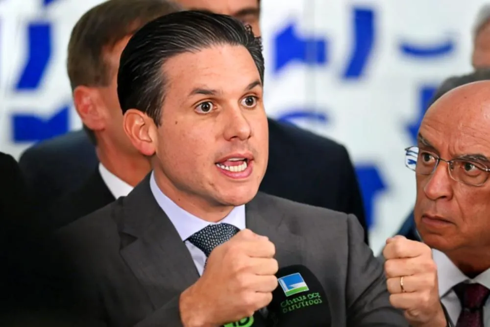 Hugo Motta engrossa a voz - mas terá fôlego para sustentar o grito?