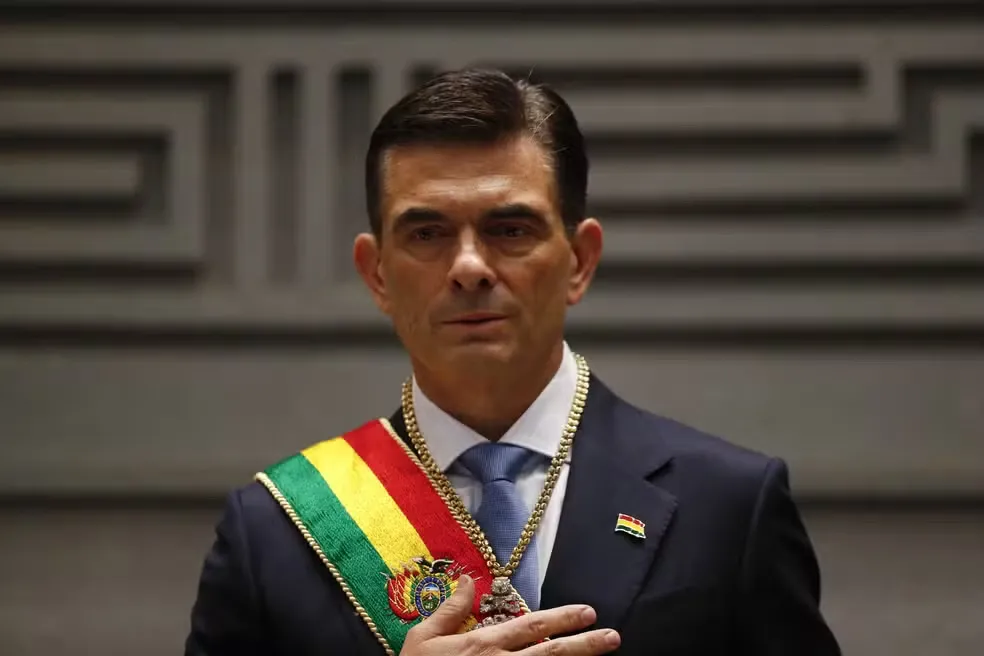 Novo presidente da Bolívia denuncia rombo bilionário