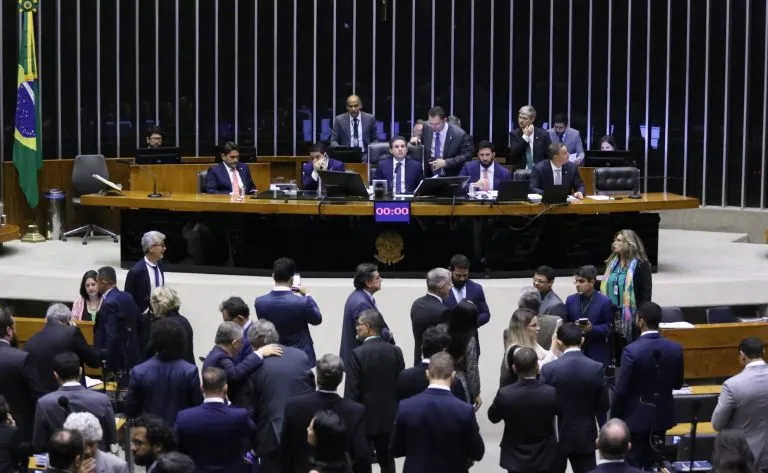 Câmara aprova PL Antifacção e endurece combate às facções