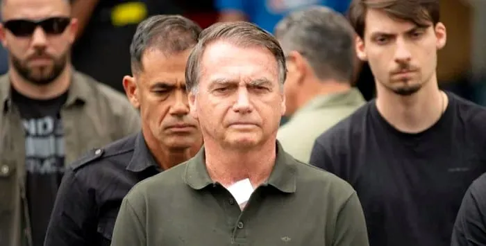 Moraes prende Bolsonaro num sábado: justiça ou espetáculo de poder?