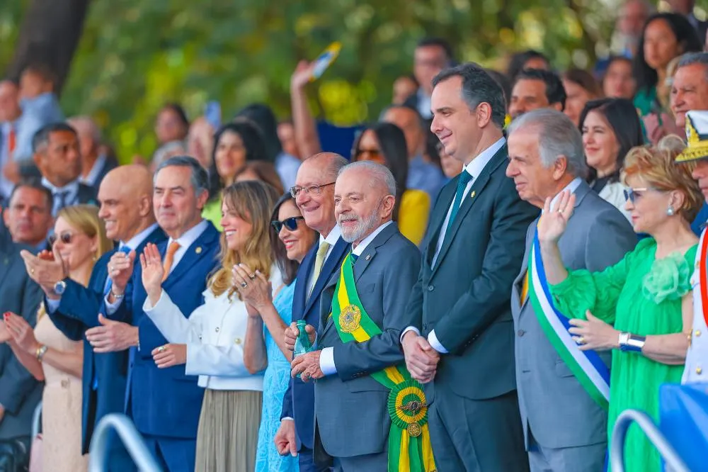 Ato de desagravo ou desfile de Independência? O silêncio nas arquibancadas de Brasília
