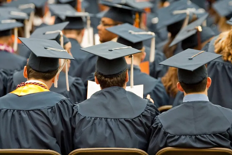 Desemprego cresce entre graduados nos EUA e acende alerta para mercado de diplomas