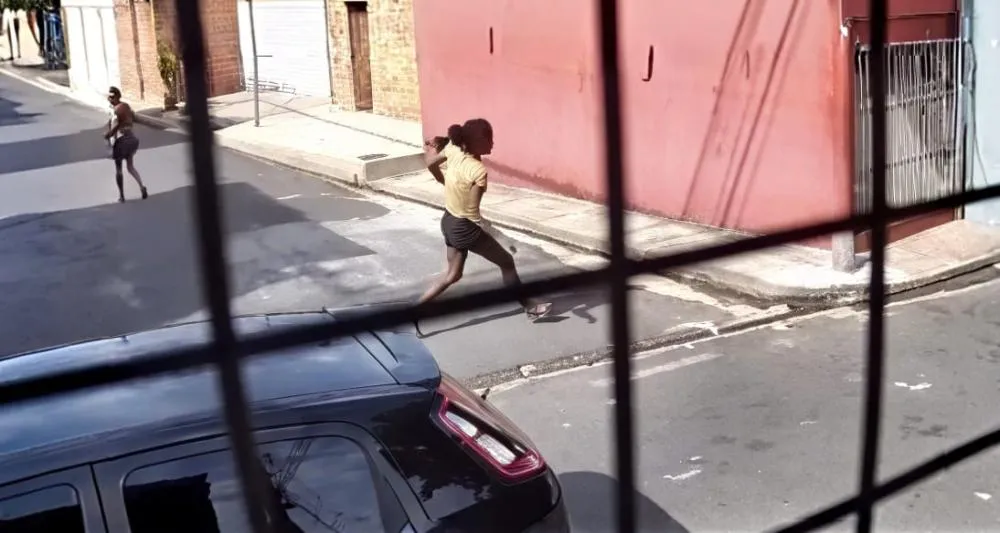 Execução de mulher é filmada por câmera de segurança choca Teresina; vídeo