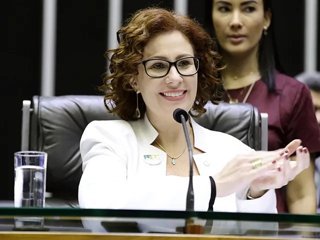Zambelli renuncia ao mandato após pressão do STF