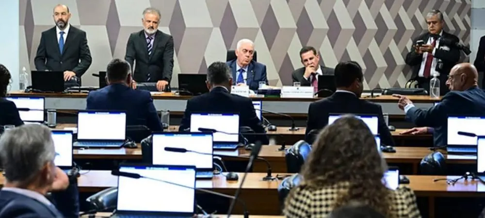 Congresso impõe derrota ao Planalto e avança com PL da Dosimetria