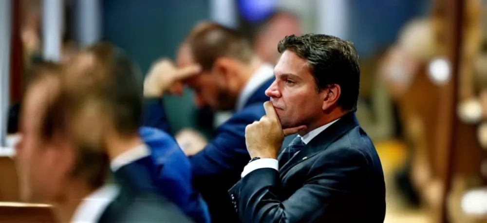 Cassação sem voto: quando a Mesa Diretora atropela o plenário