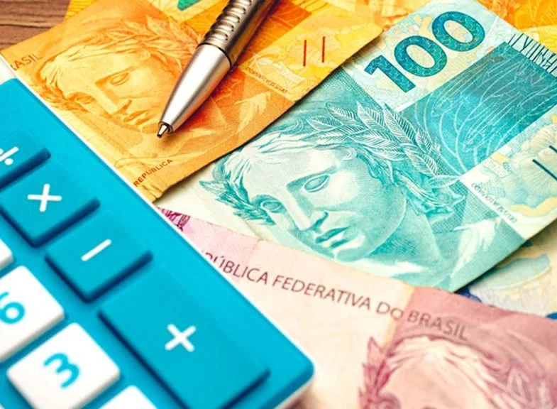 Contas públicas em “frangalhos”?