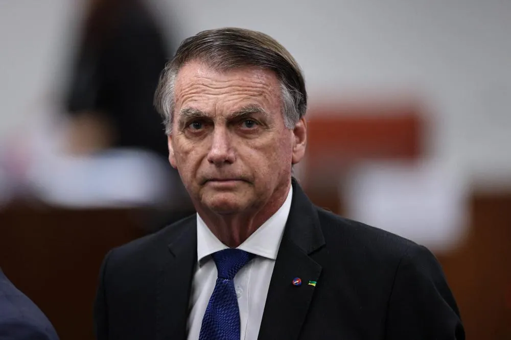 Nova cirurgia de Bolsonaro é concluída com sucesso em Brasília