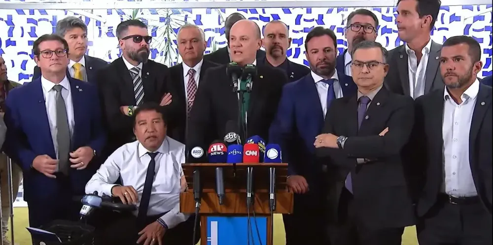 Oposição intensifica pressão por impeachment de Alexandre de Moraes