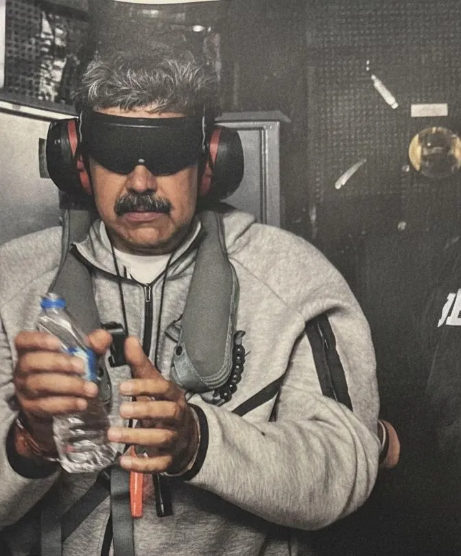 Trump publica foto de Maduro detido em navio dos EUA