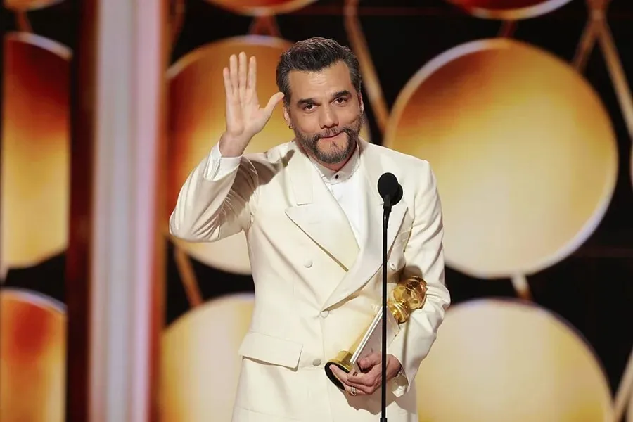 Globo de Ouro 2026: O Agente Secreto e Wagner Moura levam prêmios e reacendem o debate ideológico em Hollywood
