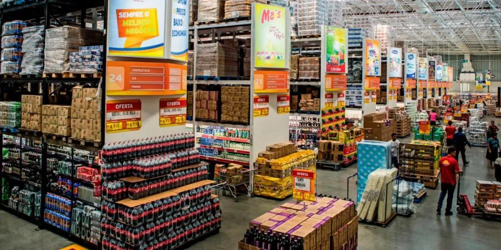 Levantamento indica que classes mais ricas compram mais em atacarejos do que as mais pobres