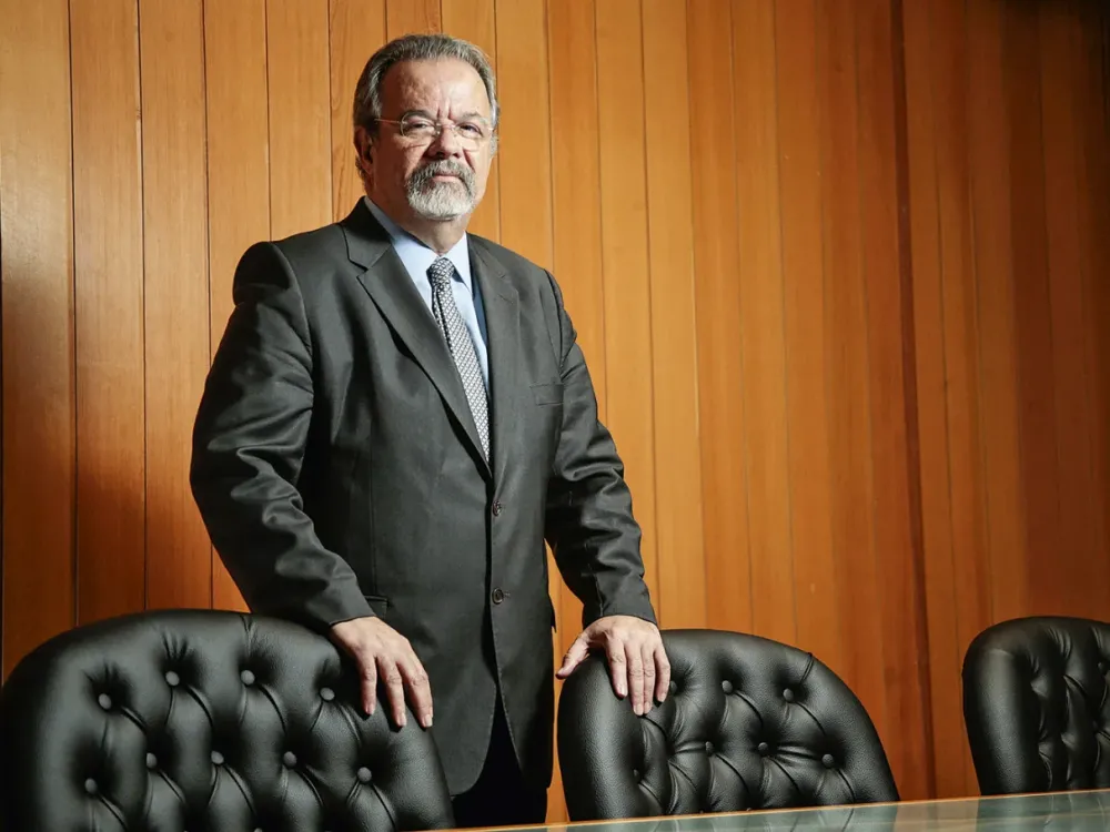 Morre Raul Jungmann, ex-ministro da Defesa e da Segurança Pública, aos 73 anos