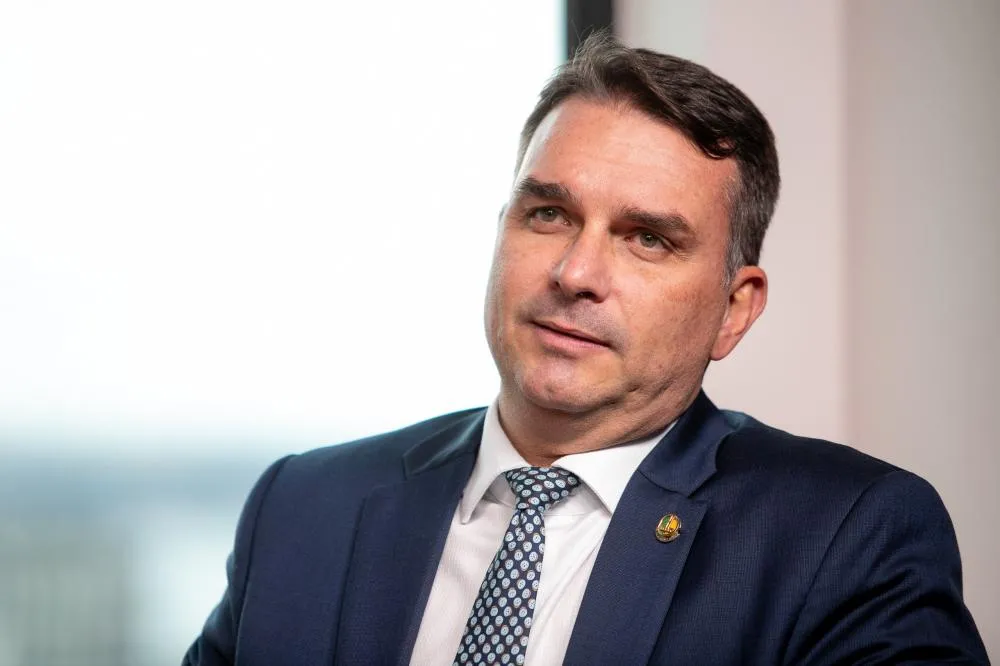 Flávio lidera nas redes