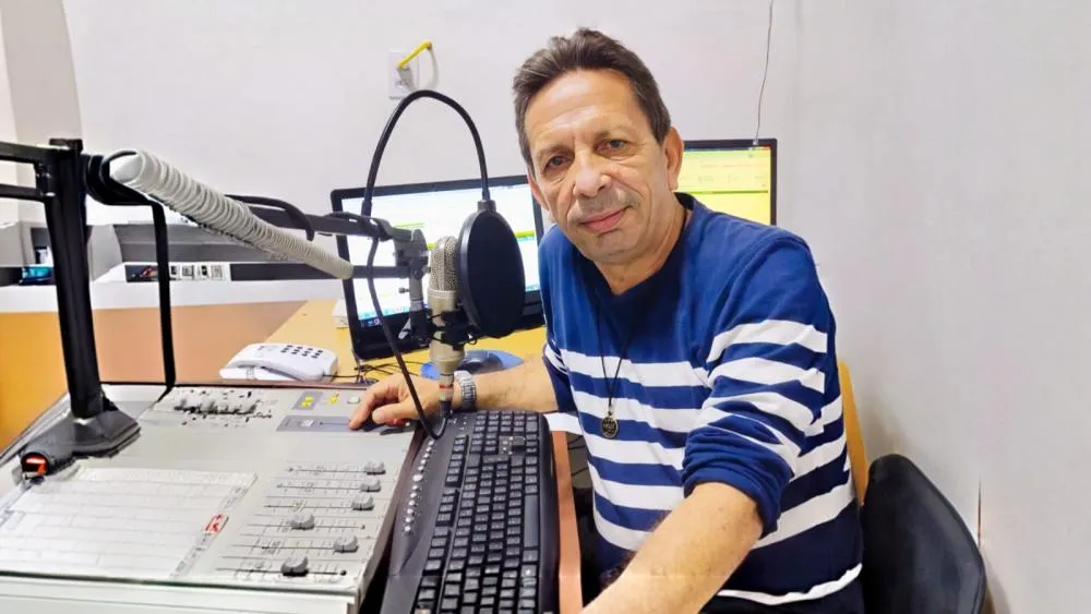 Do rádio às urnas: comunicador popular entra no jogo eleitoral e pode surpreender no Piauí