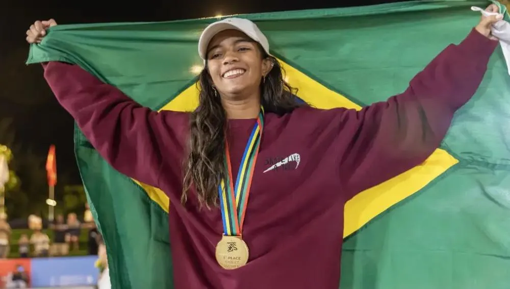 Campeã Mundial: Rayssa Leal conquista o mundo do skate com elegância e talento