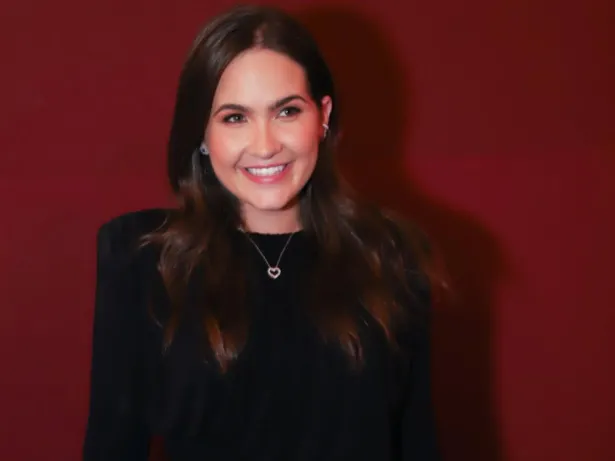 Mulher do sertanejo Henrique é liberada nos EUA e terá de cumprir determinações da Justiça