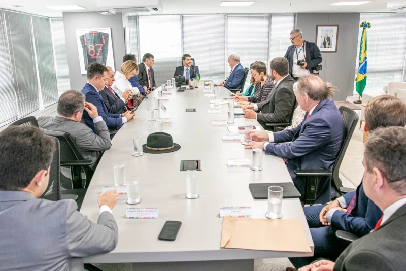 Reunião em Brasília define prazo para solução fundiária em Cajueiro da Praia