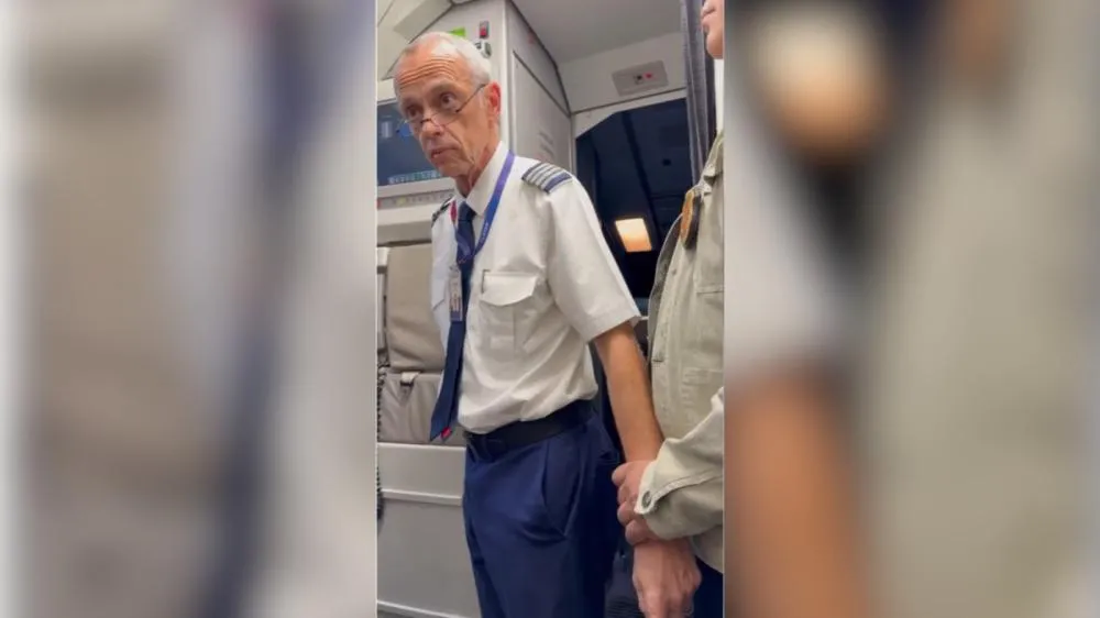 Piloto da Latam é preso dentro de avião em Congonhas; confira vídeo
