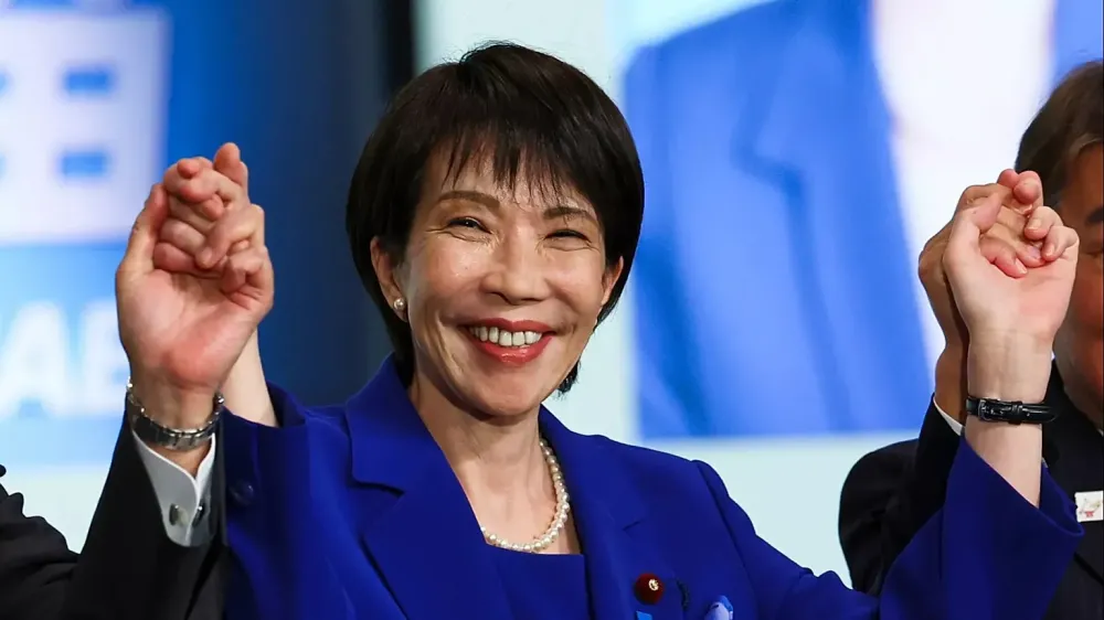 Líder conservadora, primeira-ministra do Japão vence eleição antecipada e consolida poder