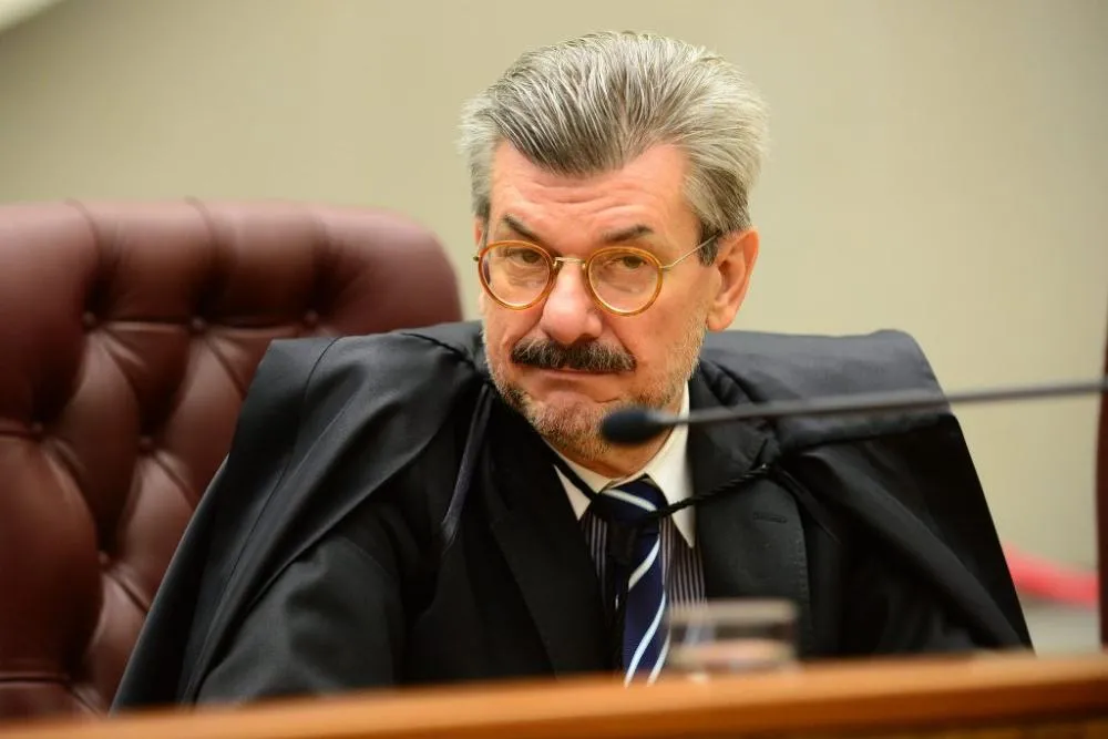 Coerência biográfica não basta: caso Marco Buzzi expõe crise de credibilidade no Judiciário