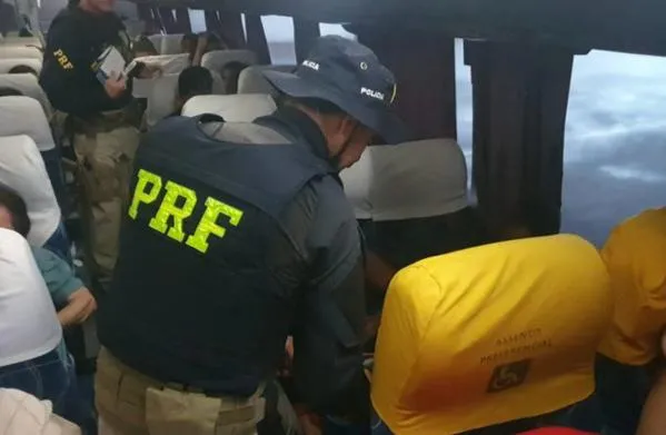 Mulher denuncia idoso por importunação sexual dentro de ônibus