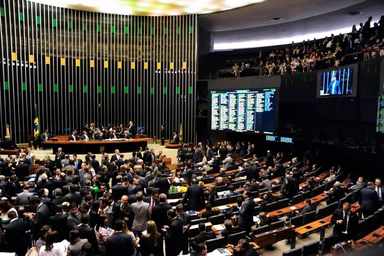 PT admite risco de derrota sobre maioridade penal e tenta adiar votação