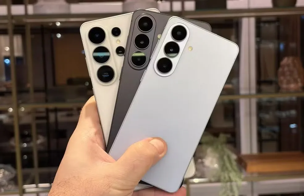 Samsung lança linha Galaxy S26 com tela “anti-curiosos” e novas funções de IA