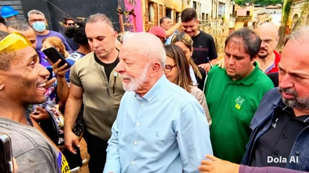 Lula prometeu no Sul, prometeu em Minas: o Brasil já conhece esse roteiro