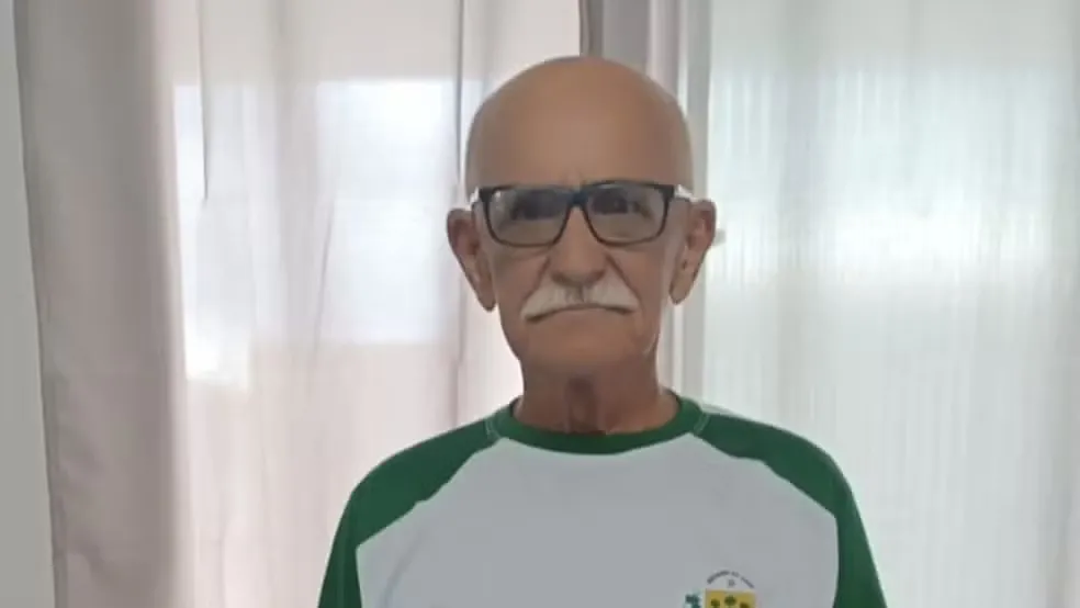 Aos 75 anos, idoso volta à UFPI e emociona após nova aprovação