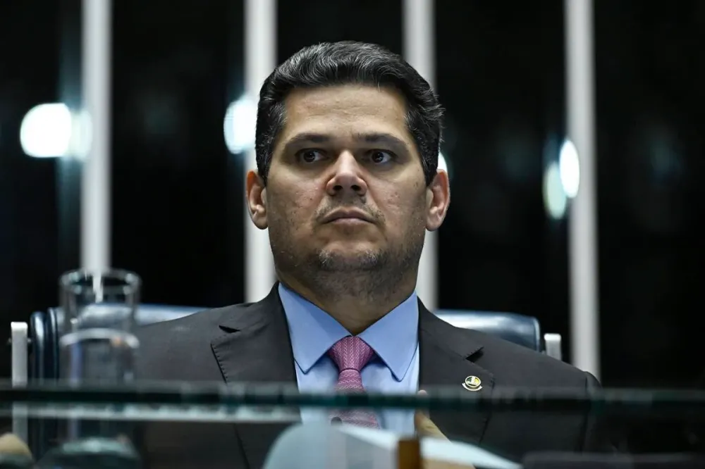 Presidente do Senado mantém quebra de sigilo de Lulinha