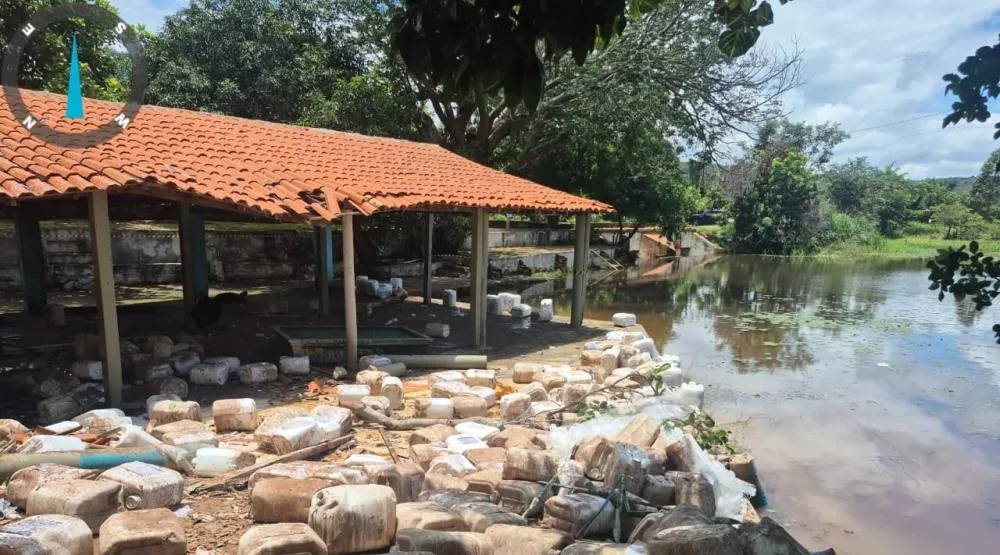 Carga de veneno saqueada após acidente em Bertolínia aumenta risco de contaminação