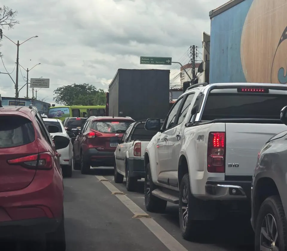 Alô, prefeito: trânsito na avenida Presidente Kennedy vira um caos a cada acidente