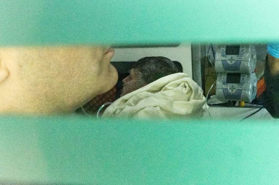 Bolsonaro é hospitalizado após crise de vômitos e calafrios em Brasília