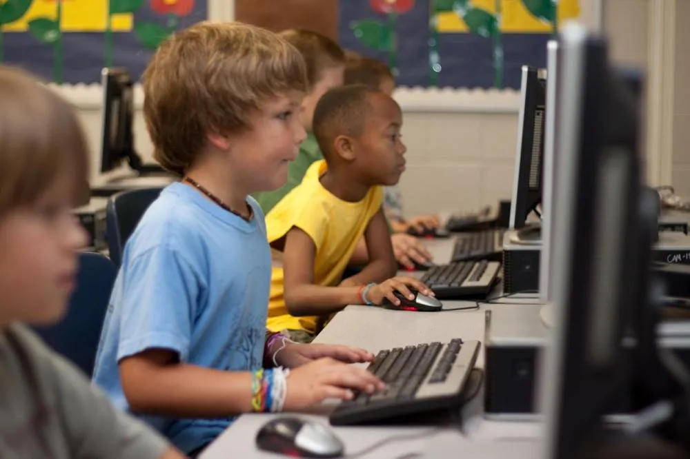 Inteligência artificial na educação: o debate avança mesmo antes da lei