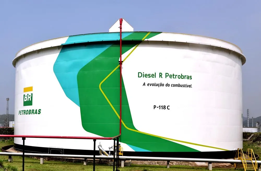 Petrobras aumenta preço do diesel nas distribuidoras após alta do petróleo no mercado internacional