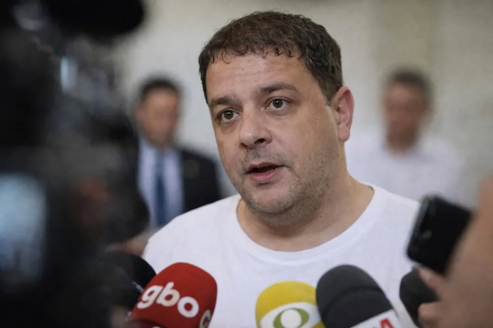 Lulinha quer falar ou quer blefar?