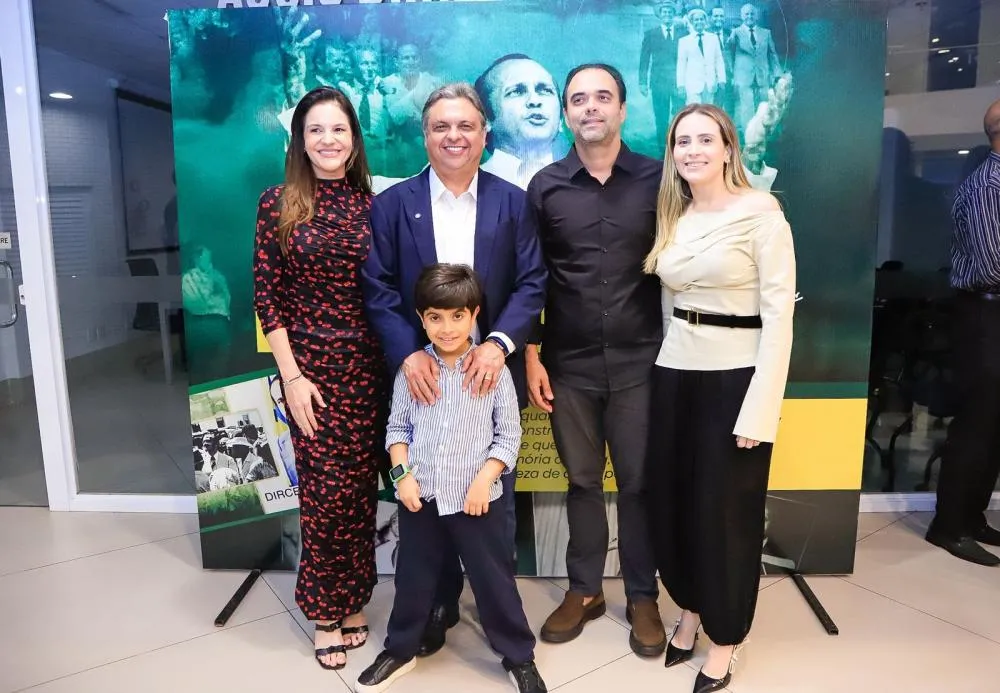 Documentário celebra centenário de Dirceu Arcoverde e reúne autoridades em Teresina
