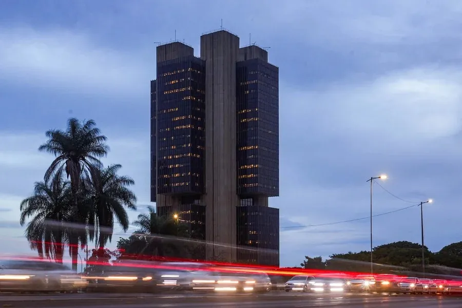 Corte tímido da Selic expõe dilema do Banco Central entre técnica e pressão política