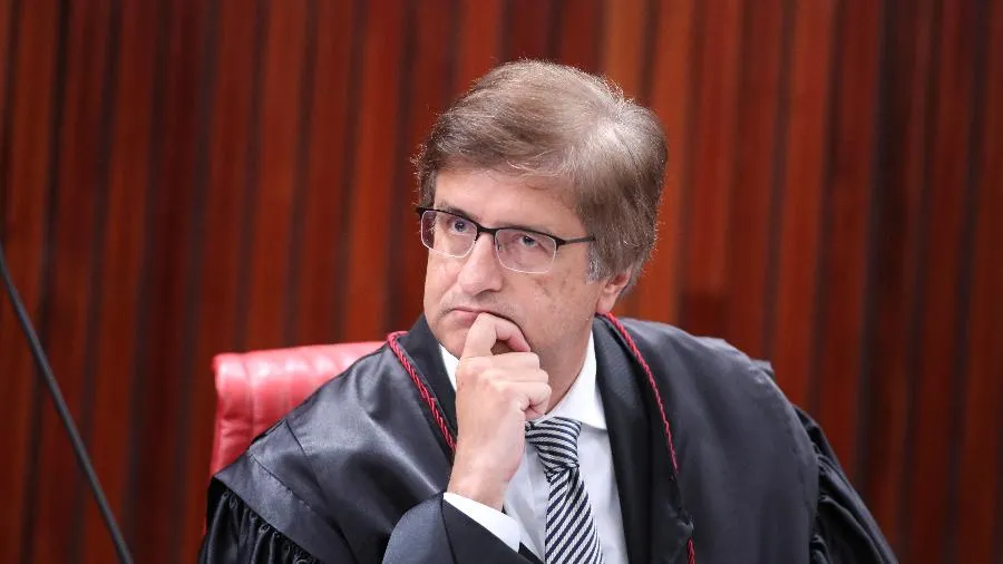 PGR defende prisão domiciliar para Bolsonaro após agravamento de saúde