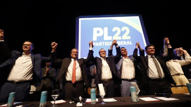 Moro entra no PL e reforça projeto de Flávio Bolsonaro para 2026