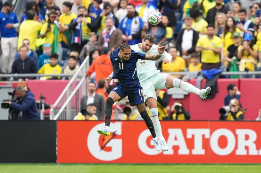 Brasil faz feio dentro e fora de campo e acumula vergonha também no futebol
