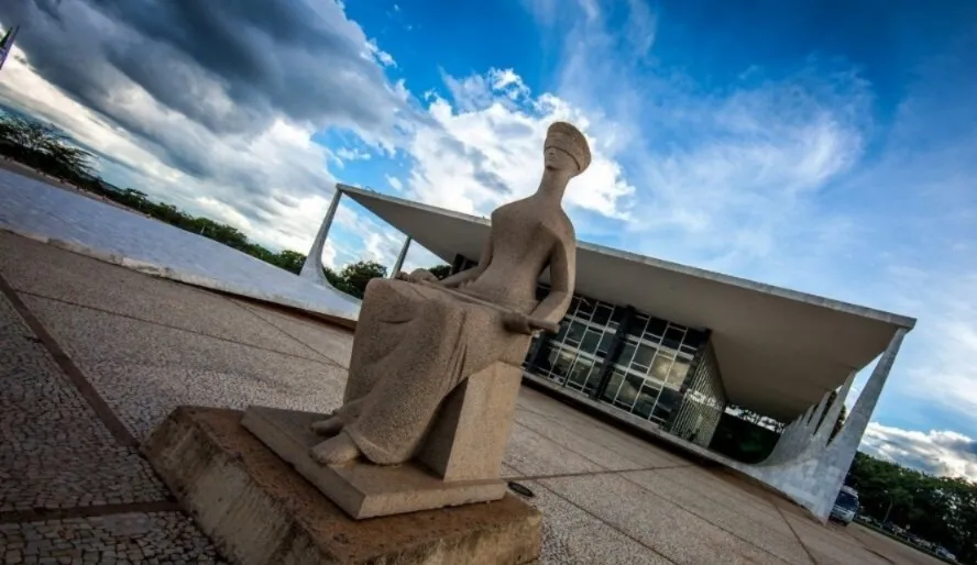 Desconfiança histórica: pesquisa aponta que 69% dos brasileiros veem o STF envolvido no Caso Master