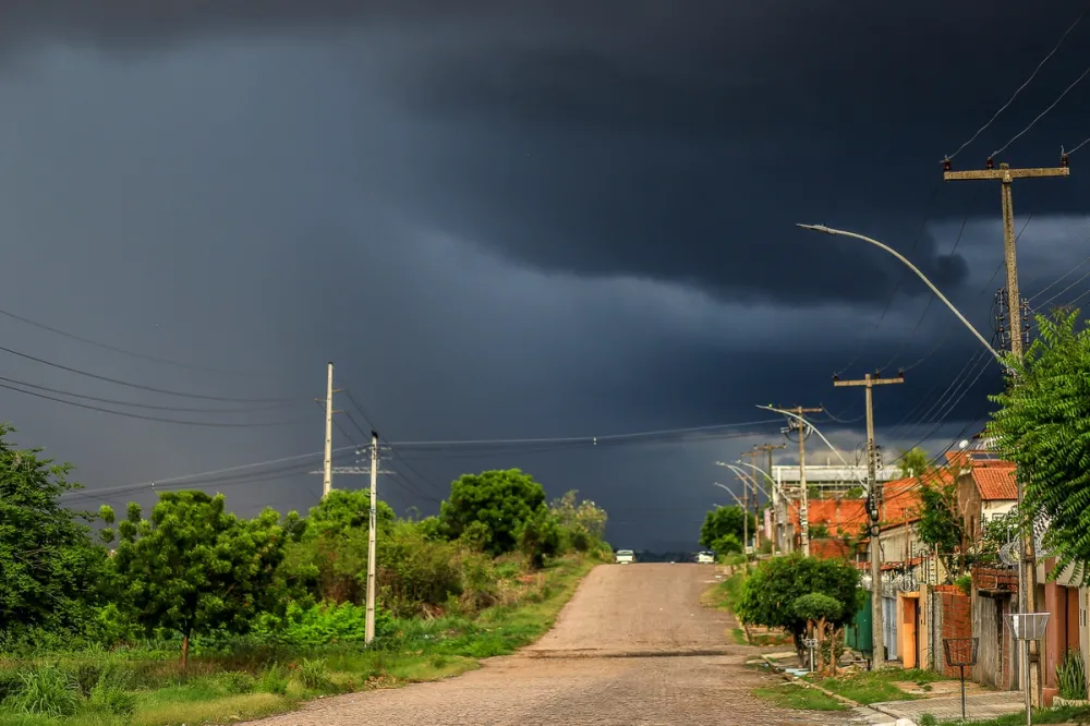 Chuva forte avança no Piauí e fim de semana terá alerta para temporais